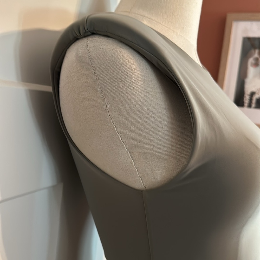 Zara olive gray shoulder pads S sleeveless lined fitted snaps bodysuit - Picture 7 of 12